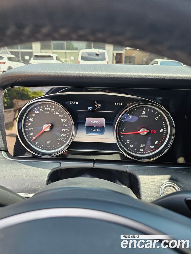 Mercedes-Benz E-Class E220d Avantgarde