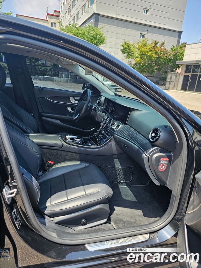 Mercedes-Benz E-Class E220d Avantgarde