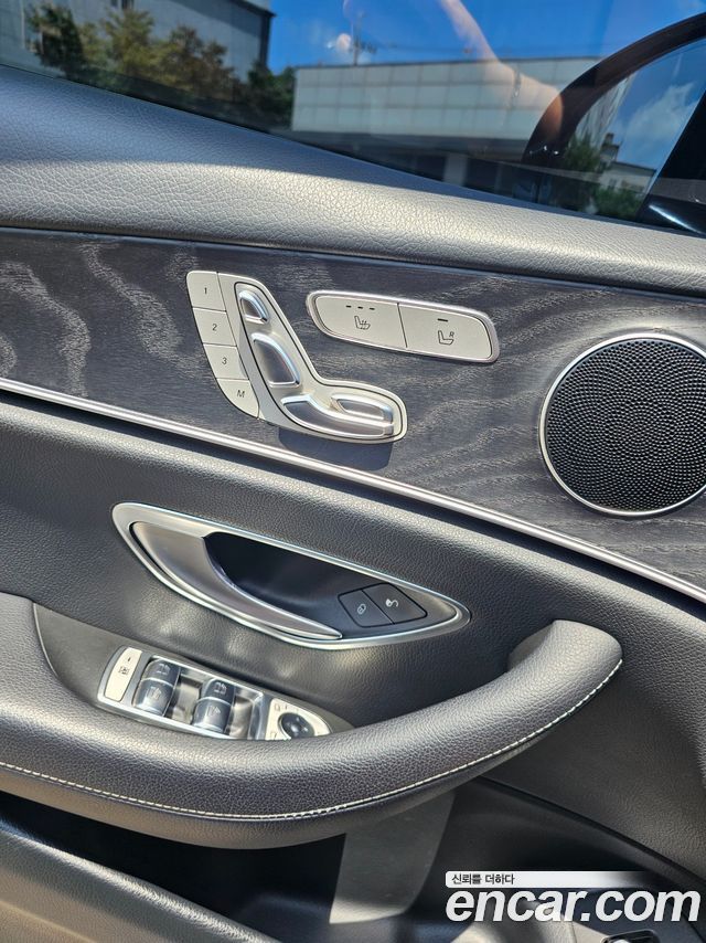 Mercedes-Benz E-Class E220d Avantgarde