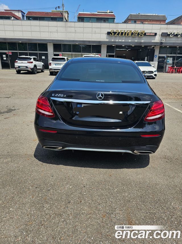 Mercedes-Benz E-Class E220d Avantgarde