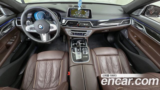 BMW 7-Series M760Li xDrive