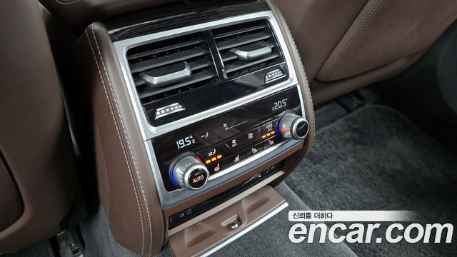 BMW 7-Series M760Li xDrive