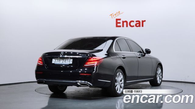 Mercedes-Benz E-Class E300 4MATIC Exclusive