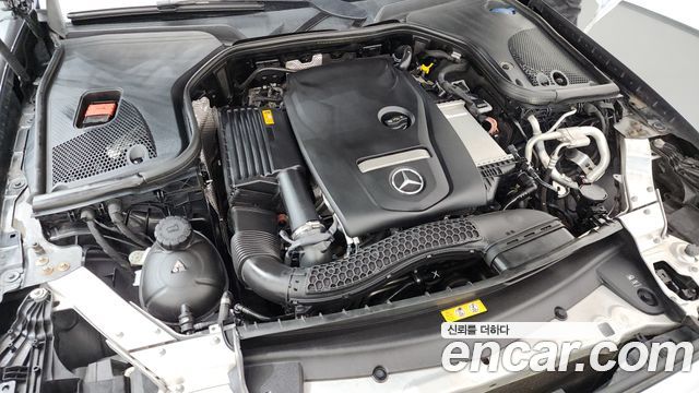 Mercedes-Benz E-Class E300 4MATIC Exclusive