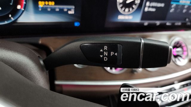 Mercedes-Benz E-Class E300 4MATIC Exclusive