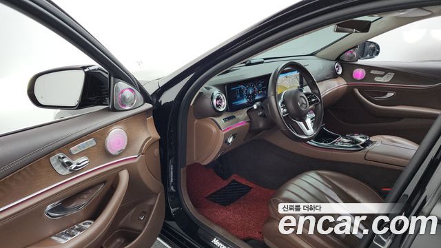 Mercedes-Benz E-Class E300 4MATIC Exclusive