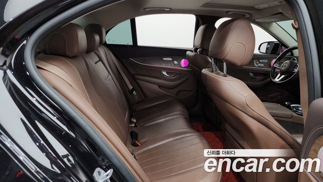 Mercedes-Benz E-Class E300 4MATIC Exclusive