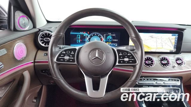 Mercedes-Benz E-Class E300 4MATIC Exclusive