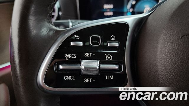 Mercedes-Benz E-Class E300 4MATIC Exclusive