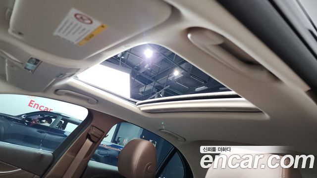 Mercedes-Benz E-Class E300 4MATIC Exclusive