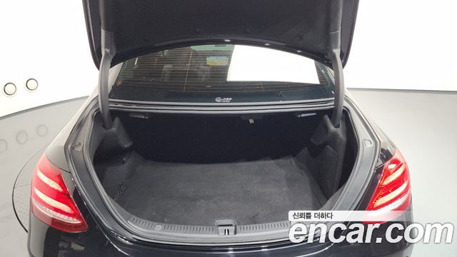 Mercedes-Benz E-Class E300 4MATIC Exclusive