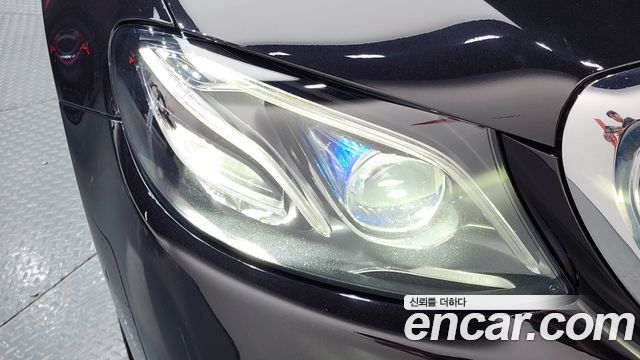 Mercedes-Benz E-Class E300 4MATIC Exclusive