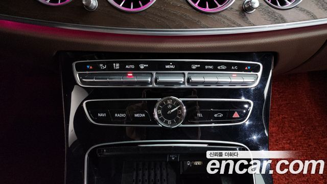 Mercedes-Benz E-Class E300 4MATIC Exclusive