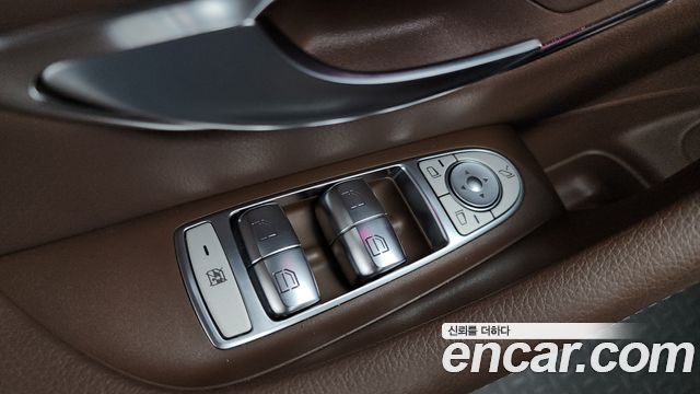Mercedes-Benz E-Class E300 4MATIC Exclusive