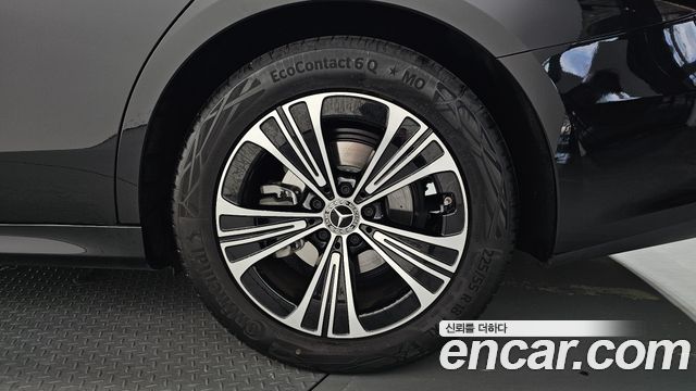 Mercedes-Benz E-Class E200 Avantgarde
