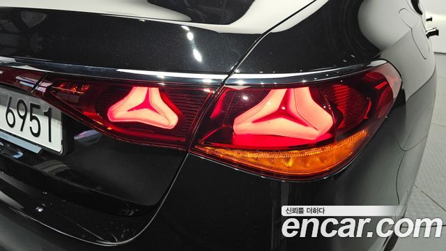 Mercedes-Benz E-Class E200 Avantgarde