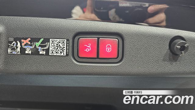 Mercedes-Benz E-Class E200 Avantgarde