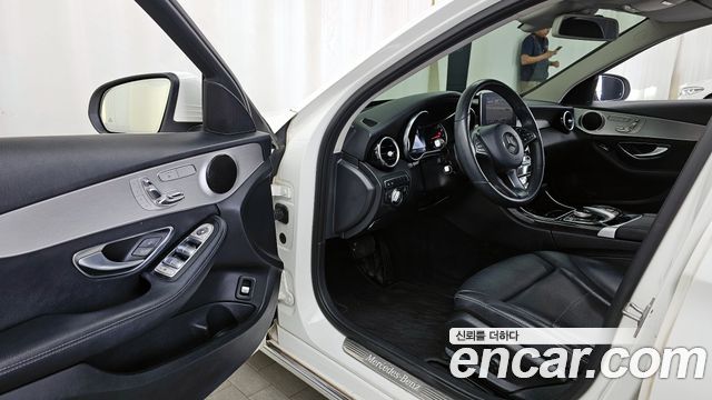 Mercedes-Benz C-Class C200 Avantgarde