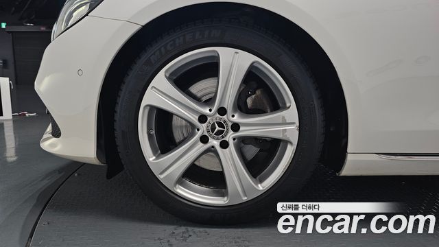 Mercedes-Benz E-Class E200 Avantgarde