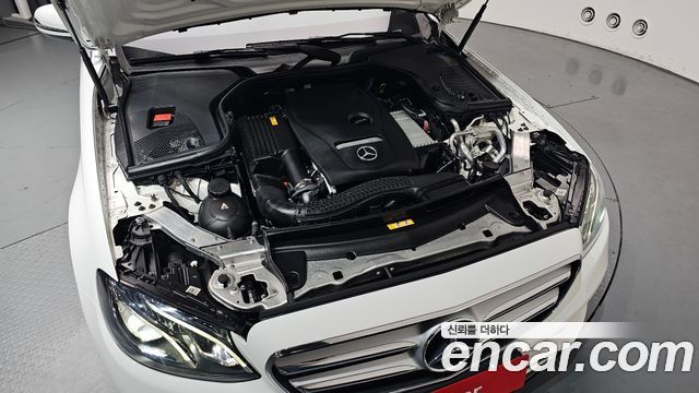 Mercedes-Benz E-Class E200 Avantgarde