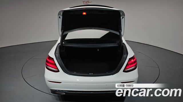 Mercedes-Benz E-Class E200 Avantgarde