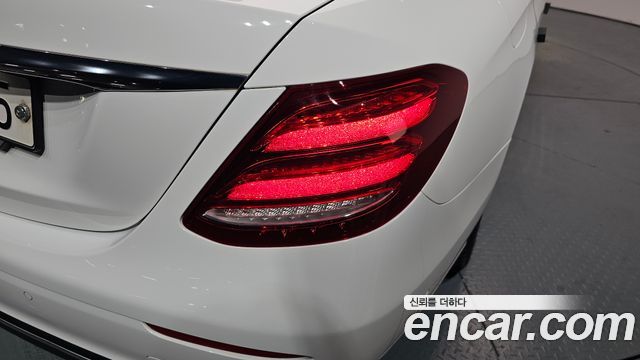 Mercedes-Benz E-Class E200 Avantgarde