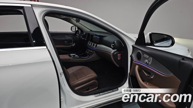 Mercedes-Benz E-Class E200 Avantgarde