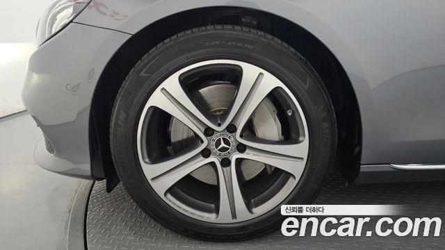 Mercedes-Benz E-Class E300 Avantgarde