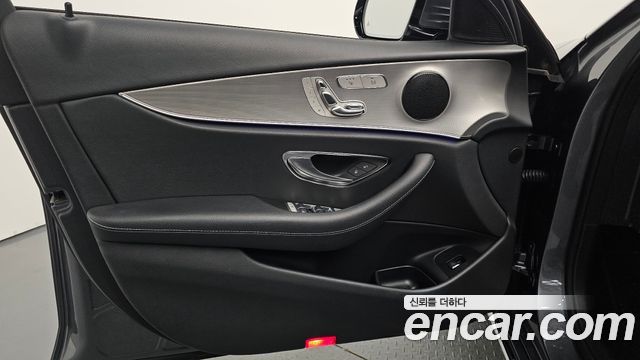 Mercedes-Benz E-Class E300 Avantgarde