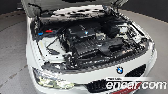 BMW 3-Series 320i M Sport Shadow