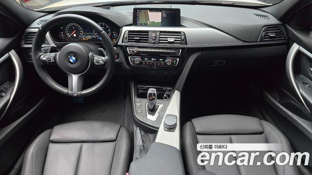BMW 3-Series 320i M Sport Shadow