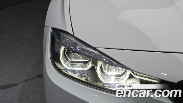 BMW 3-Series 320i M Sport Shadow