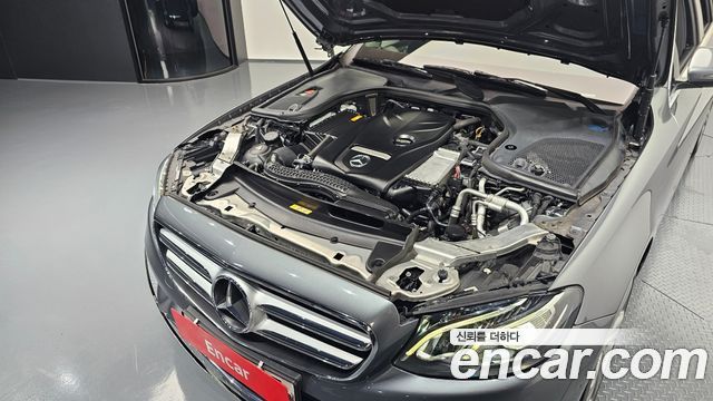 Mercedes-Benz E-Class E200 Avantgarde
