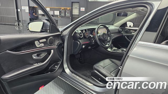 Mercedes-Benz E-Class E200 Avantgarde