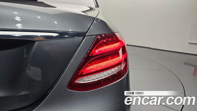 Mercedes-Benz E-Class E200 Avantgarde