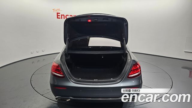 Mercedes-Benz E-Class E200 Avantgarde