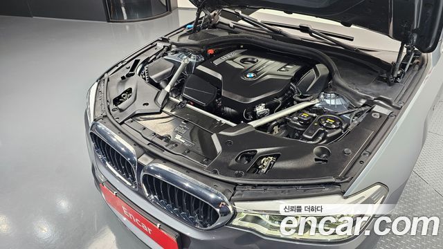 BMW 5-Series 530i xDrive M Sport Package Plus