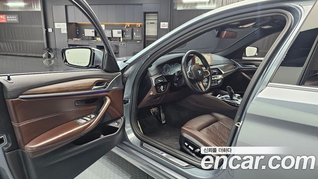BMW 5-Series 530i xDrive M Sport Package Plus