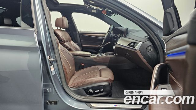 BMW 5-Series 530i xDrive M Sport Package Plus