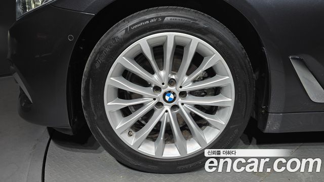BMW 5-Series 520d Luxury Plus