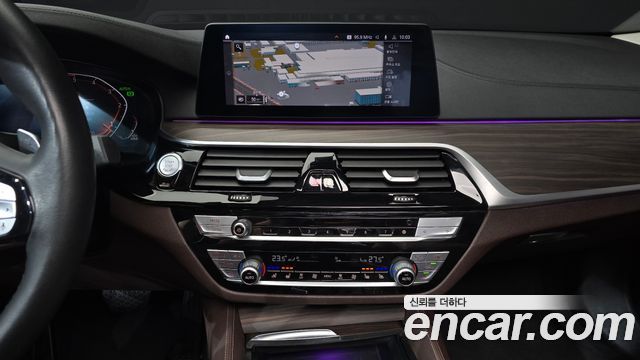 BMW 5-Series 520d Luxury Plus