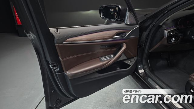 BMW 5-Series 520d Luxury Plus