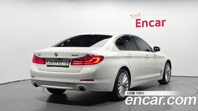 BMW 5-Series 530i xDrive Luxury Plus