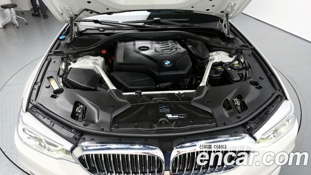 BMW 5-Series 530i xDrive Luxury Plus