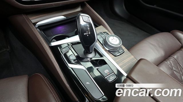 BMW 5-Series 530i xDrive Luxury Plus