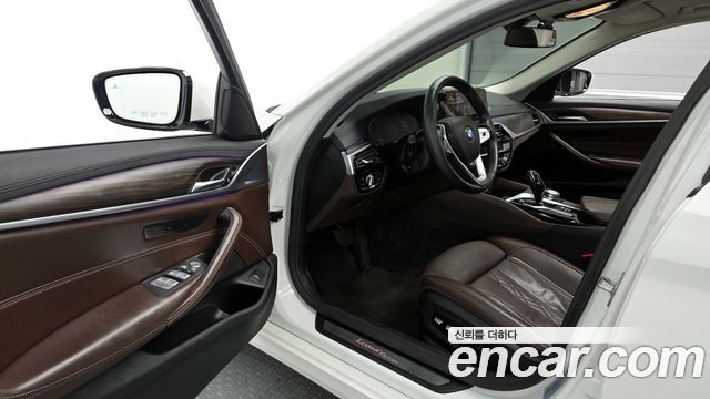 BMW 5-Series 530i xDrive Luxury Plus