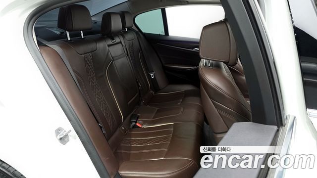 BMW 5-Series 530i xDrive Luxury Plus