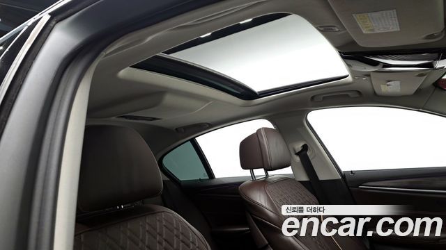 BMW 5-Series 530i xDrive Luxury Plus