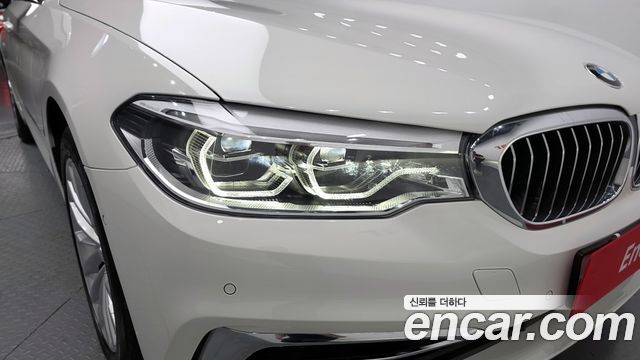BMW 5-Series 530i xDrive Luxury Plus