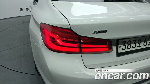 BMW 5-Series 530i xDrive Luxury Plus